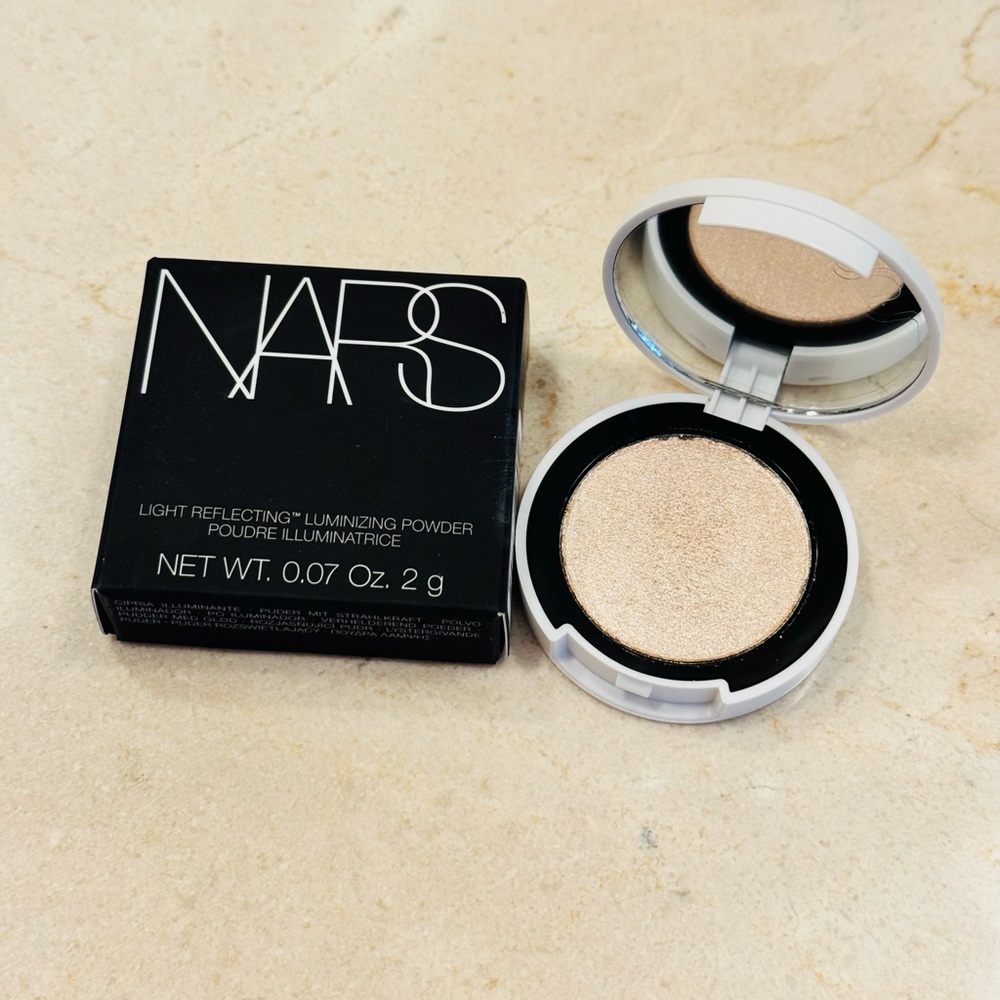 NWT NARS Light Reflecting Luminizing Powder in Eros - Travel size